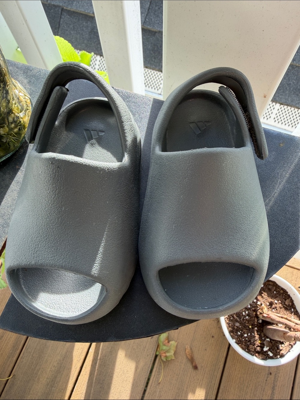 Kids Gray Slip-On Pool Yeezy Slides with Back Strap